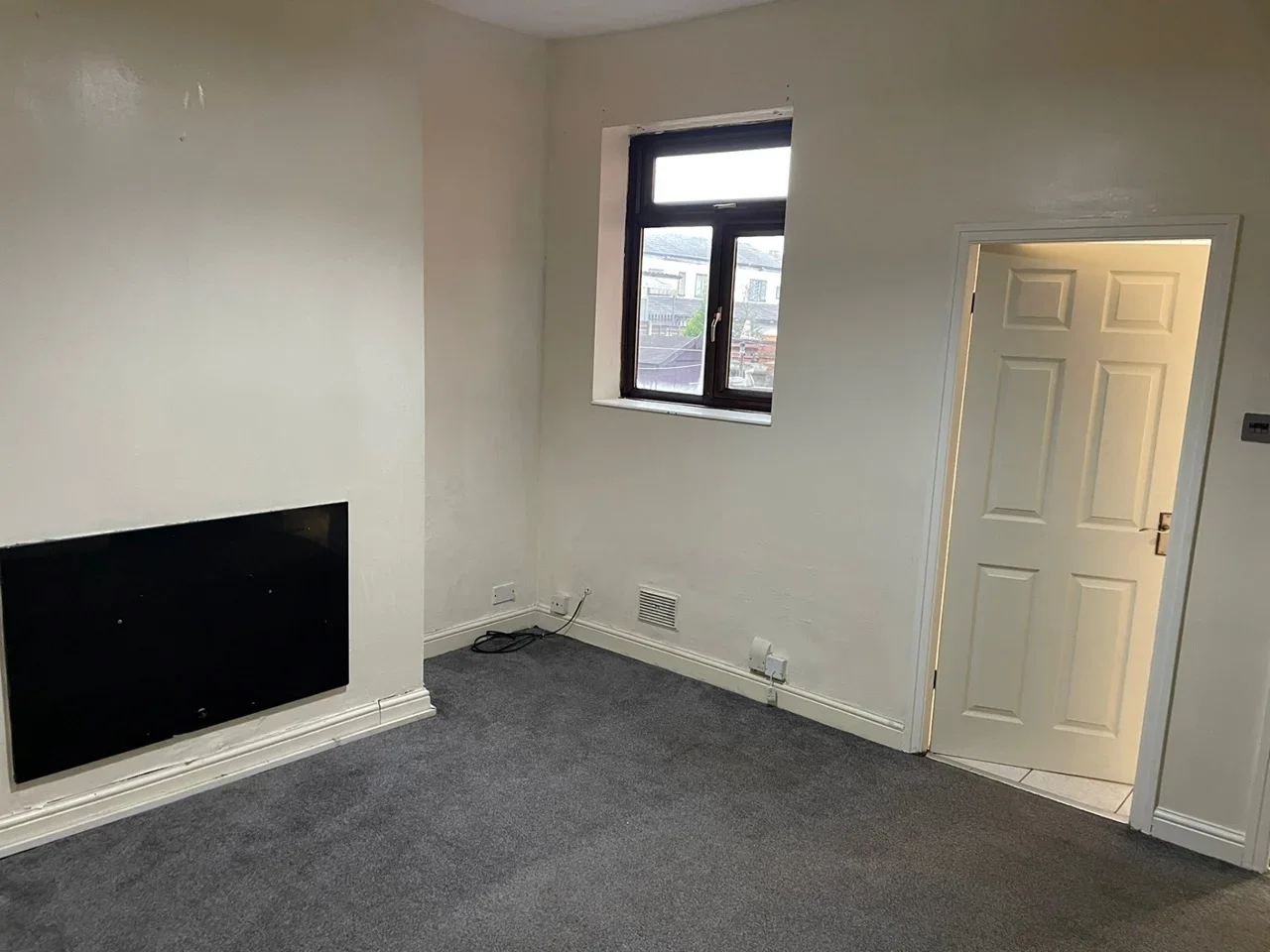 Flat Manchester Road in Tameside
