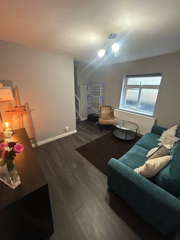 Room Nunhead Lane in Greater London