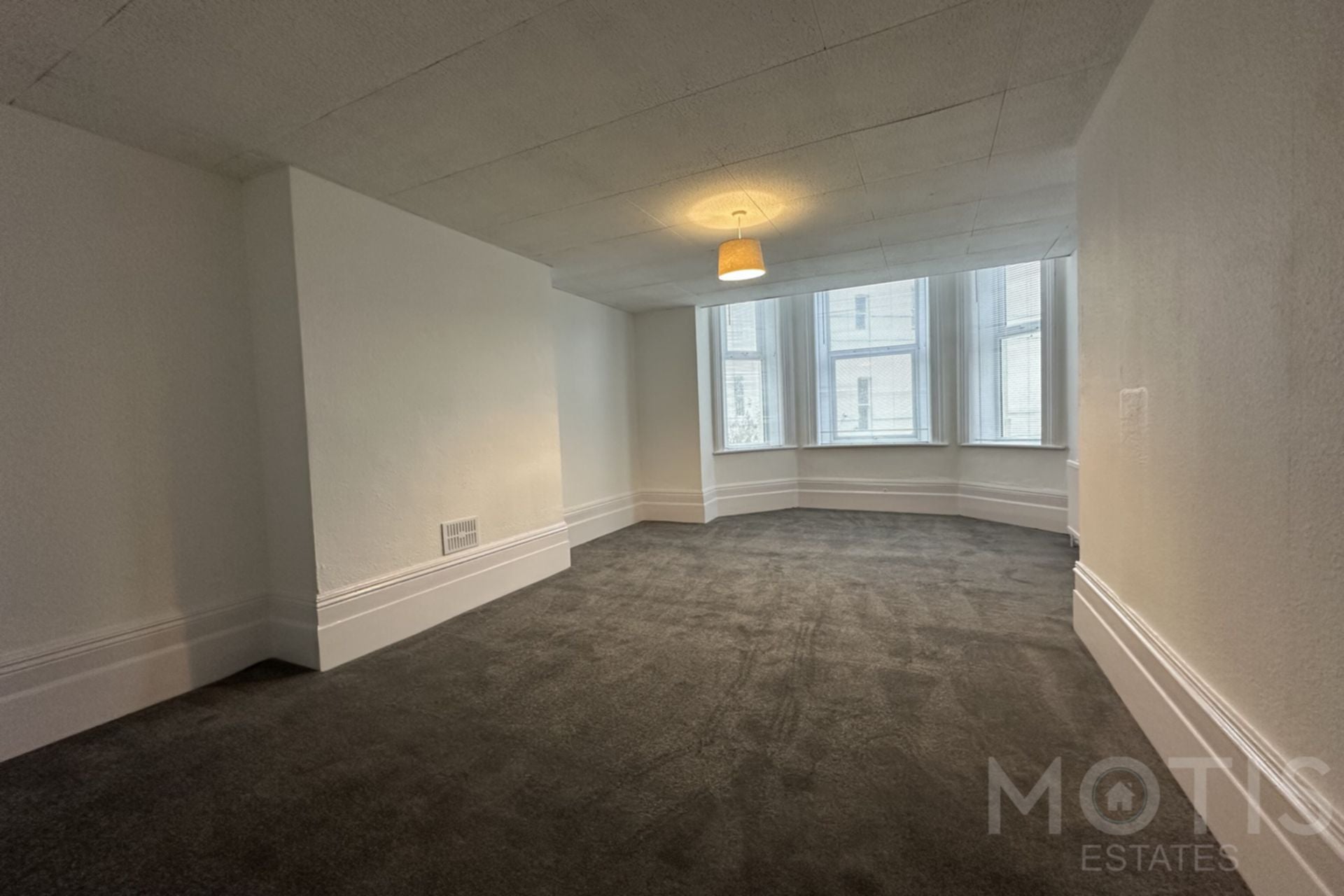 Flat Augusta Gardens in Folkestone and Hythe District