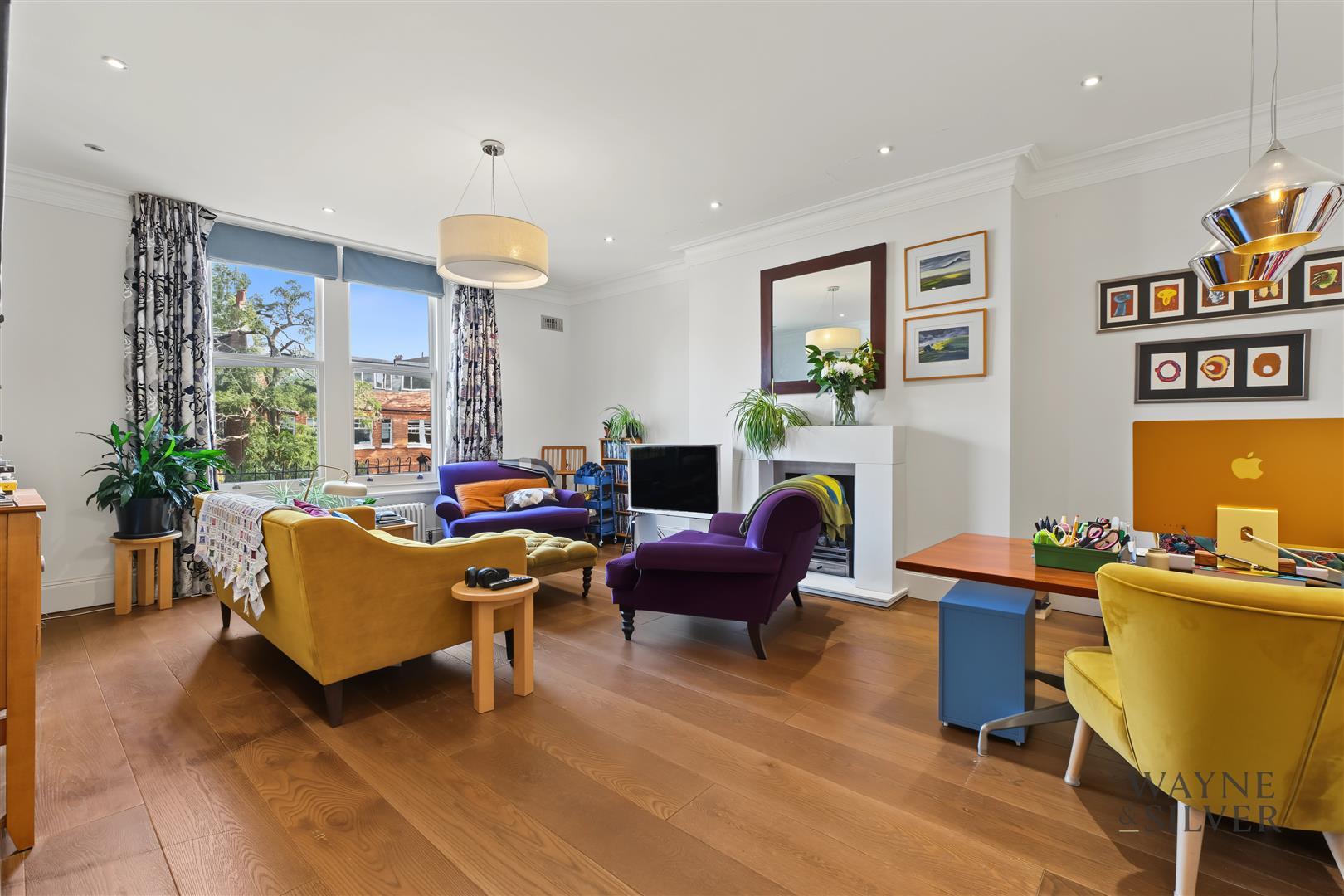 Flat Greencroft Gardens in Greater London