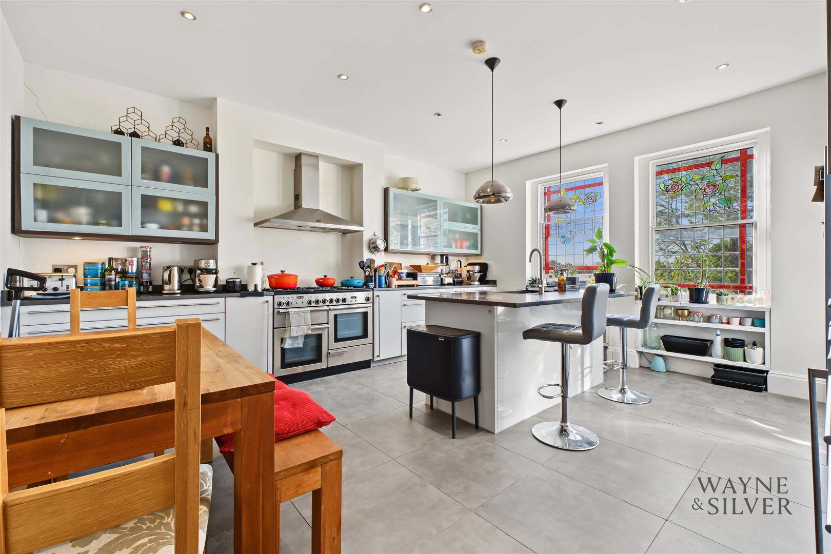 Flat Greencroft Gardens in Greater London
