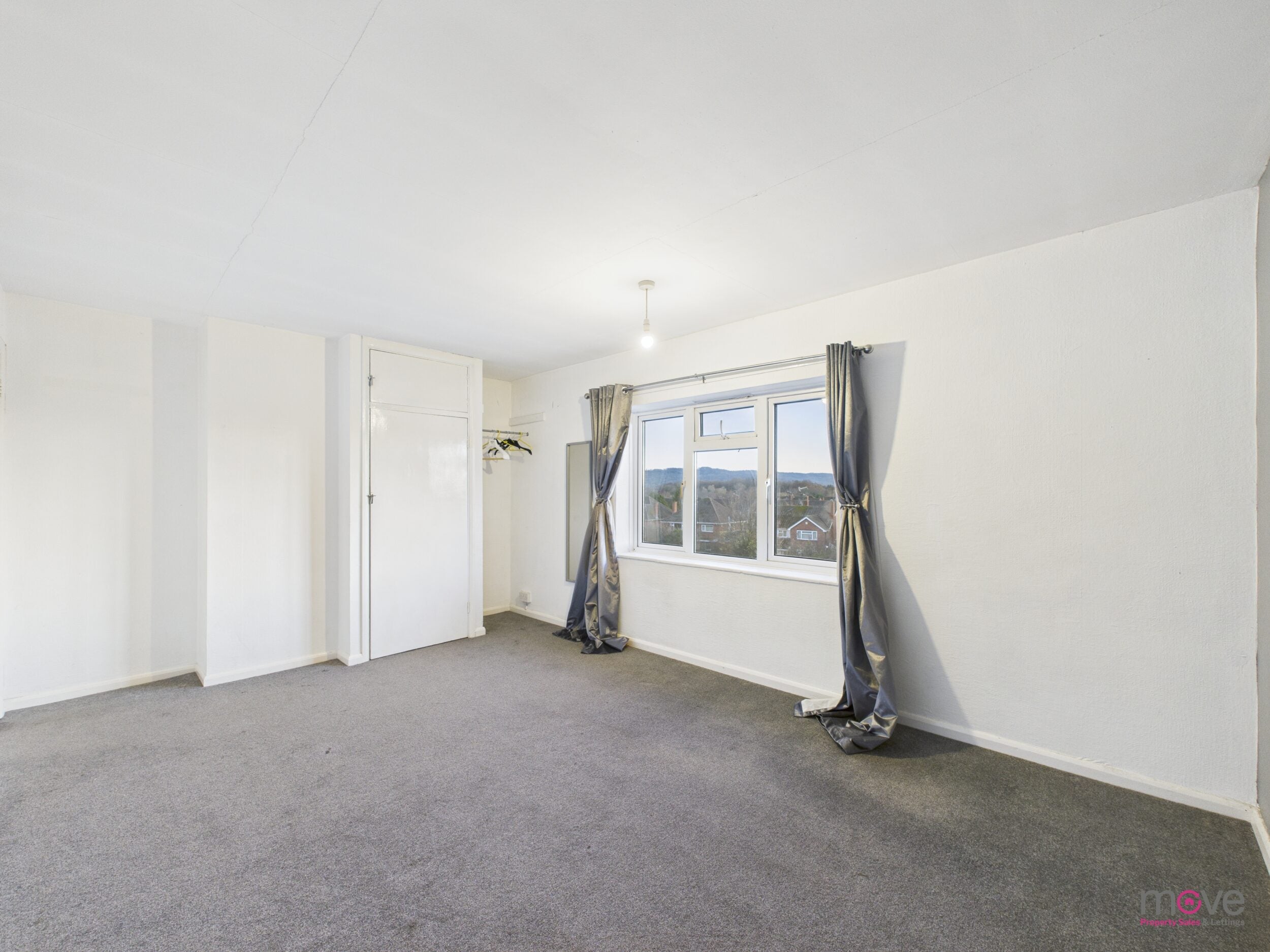 Flat Benhall Gardens in Cheltenham