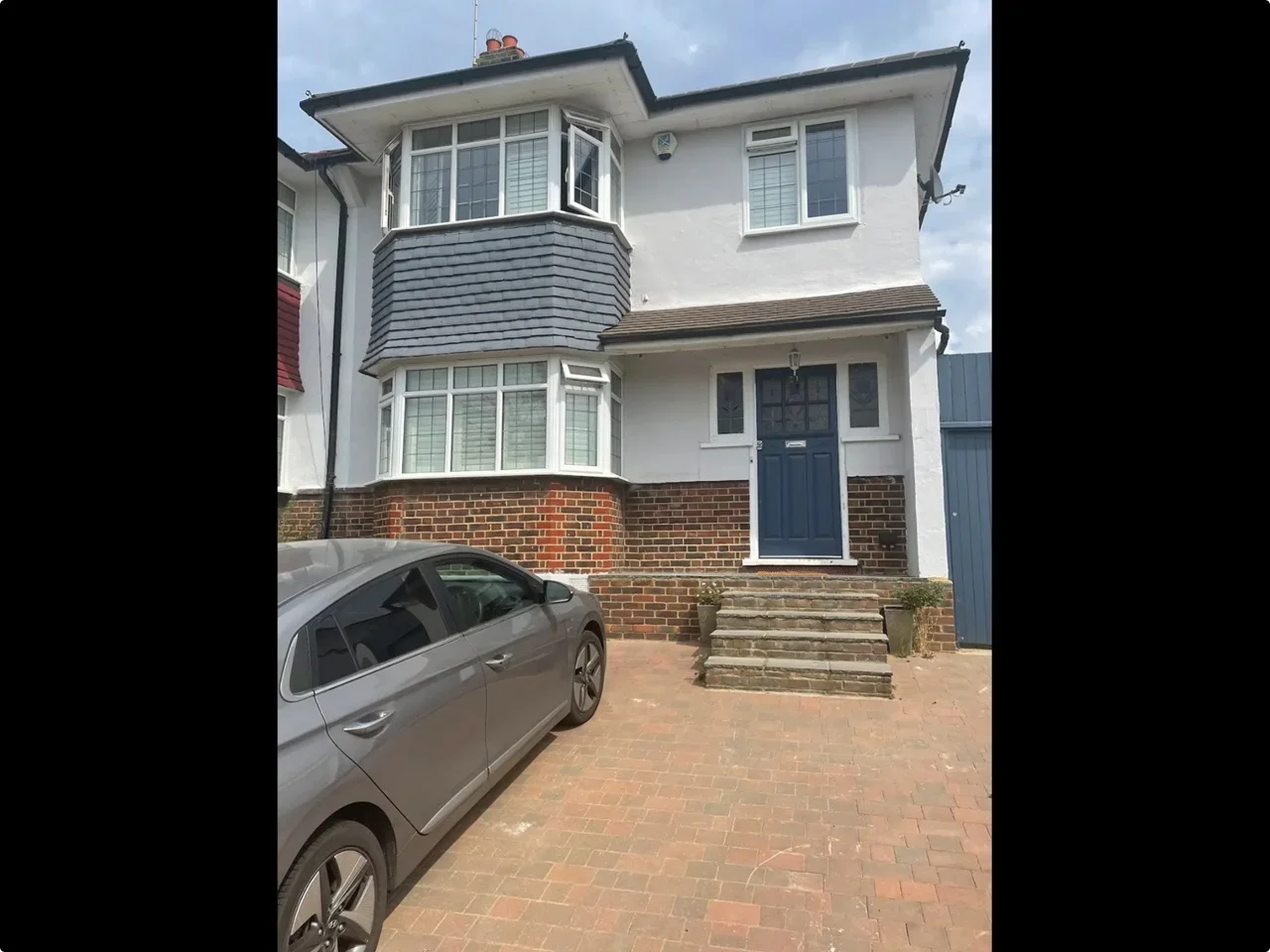 House Crescent Way in Greater London