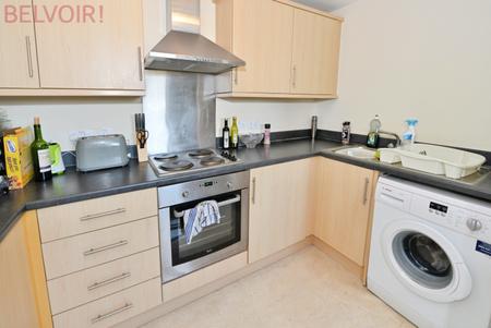 Flat Alexander Square in Eastleigh