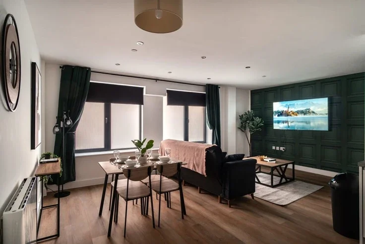 Flat Talbot Road in Trafford