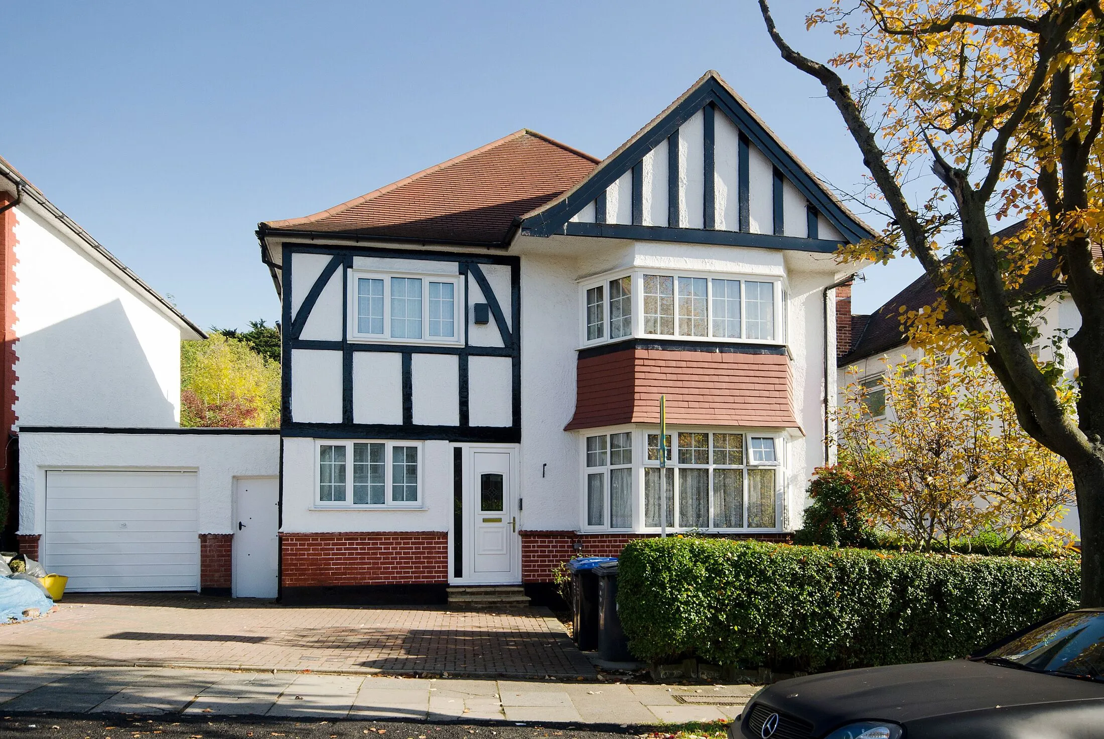 House Eversley Avenue in Greater London
