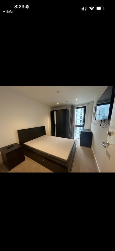 Room Commercial Street in Greater London
