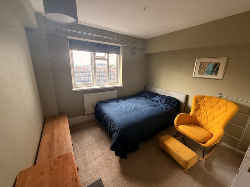 Room Deepdene Gardens in Greater London
