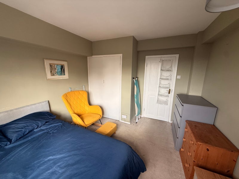 Room Deepdene Gardens in Greater London