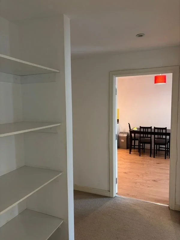 Flat Wellesley Road in Greater London