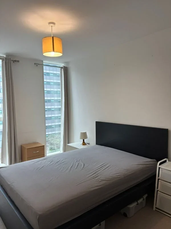 Flat Wellesley Road in Greater London