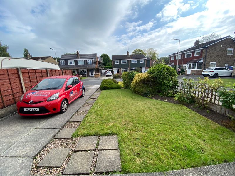 House Cleeve Way in Cheadle Hulme