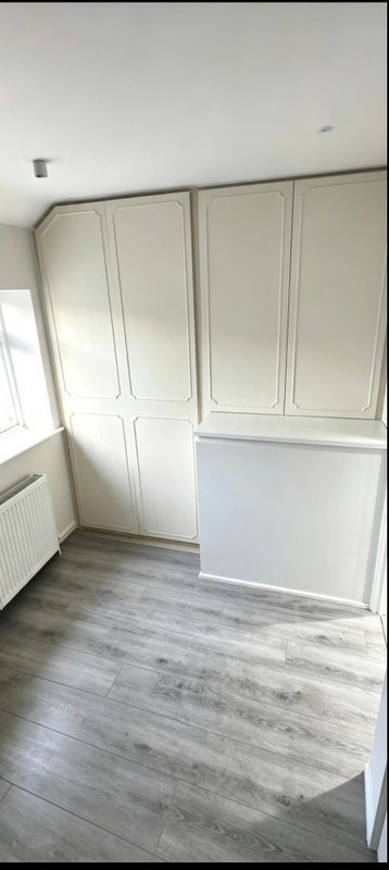 Room Asket Drive in Leeds