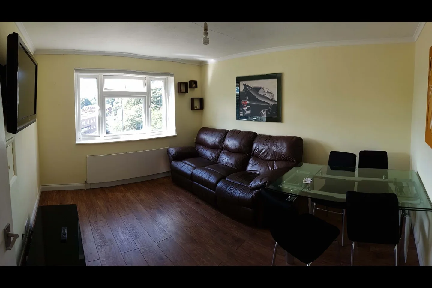 Flat Summerland Gardens in Greater London