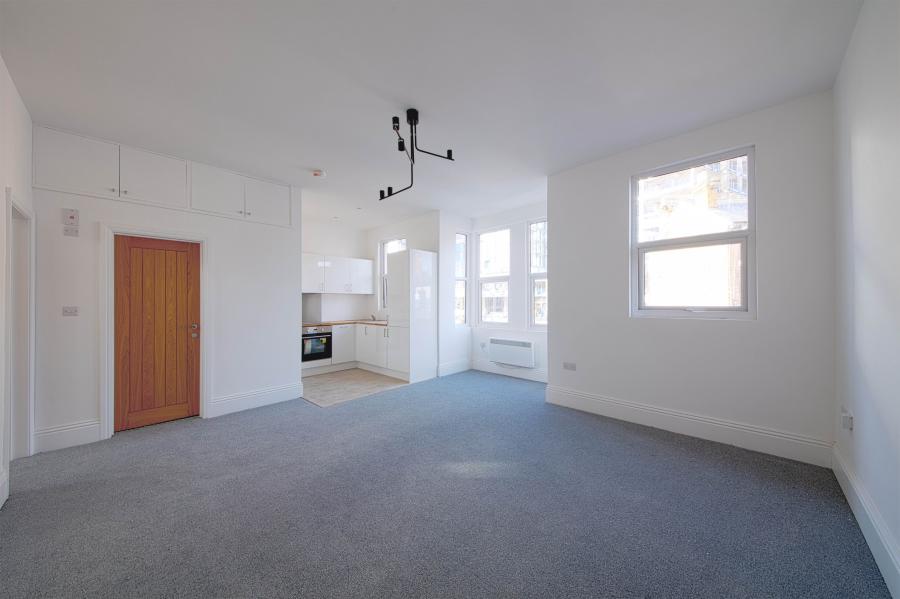 Flat Queen Street in Maidenhead