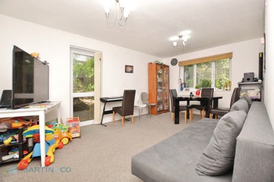 Flat Calluna Court in Woking