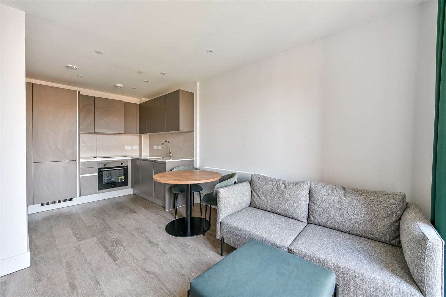 Flat Joseph Huntley Walk in Reading