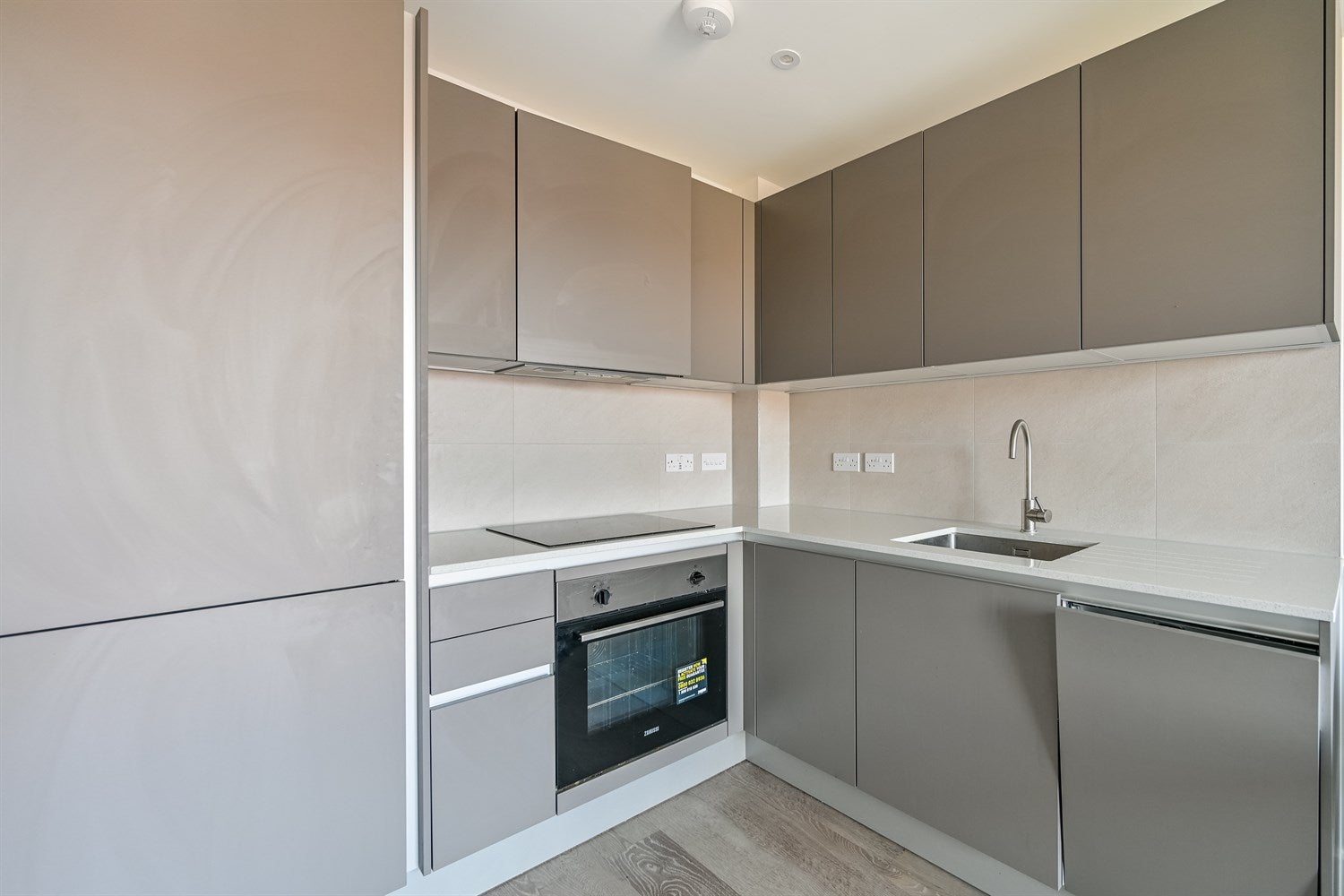 Flat Joseph Huntley Walk in Reading