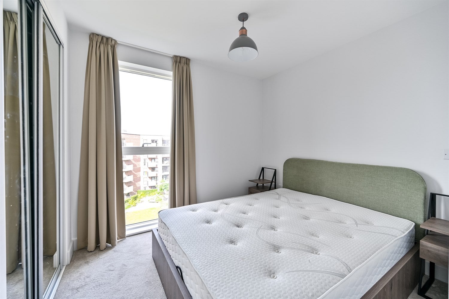 Flat Joseph Huntley Walk in Reading
