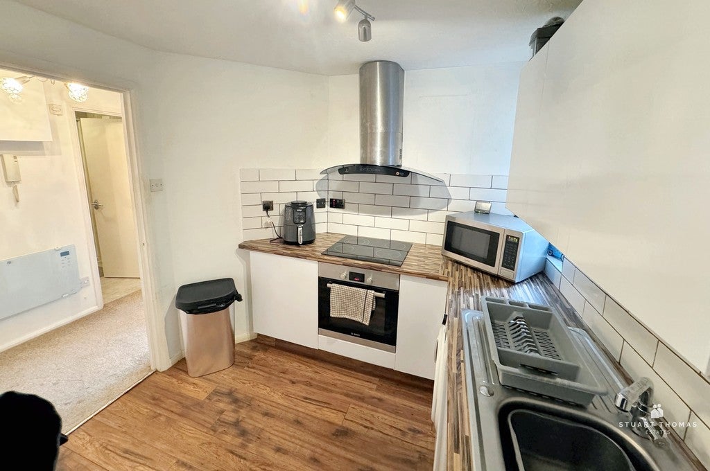 Flat Benfleet Road in Castle Point