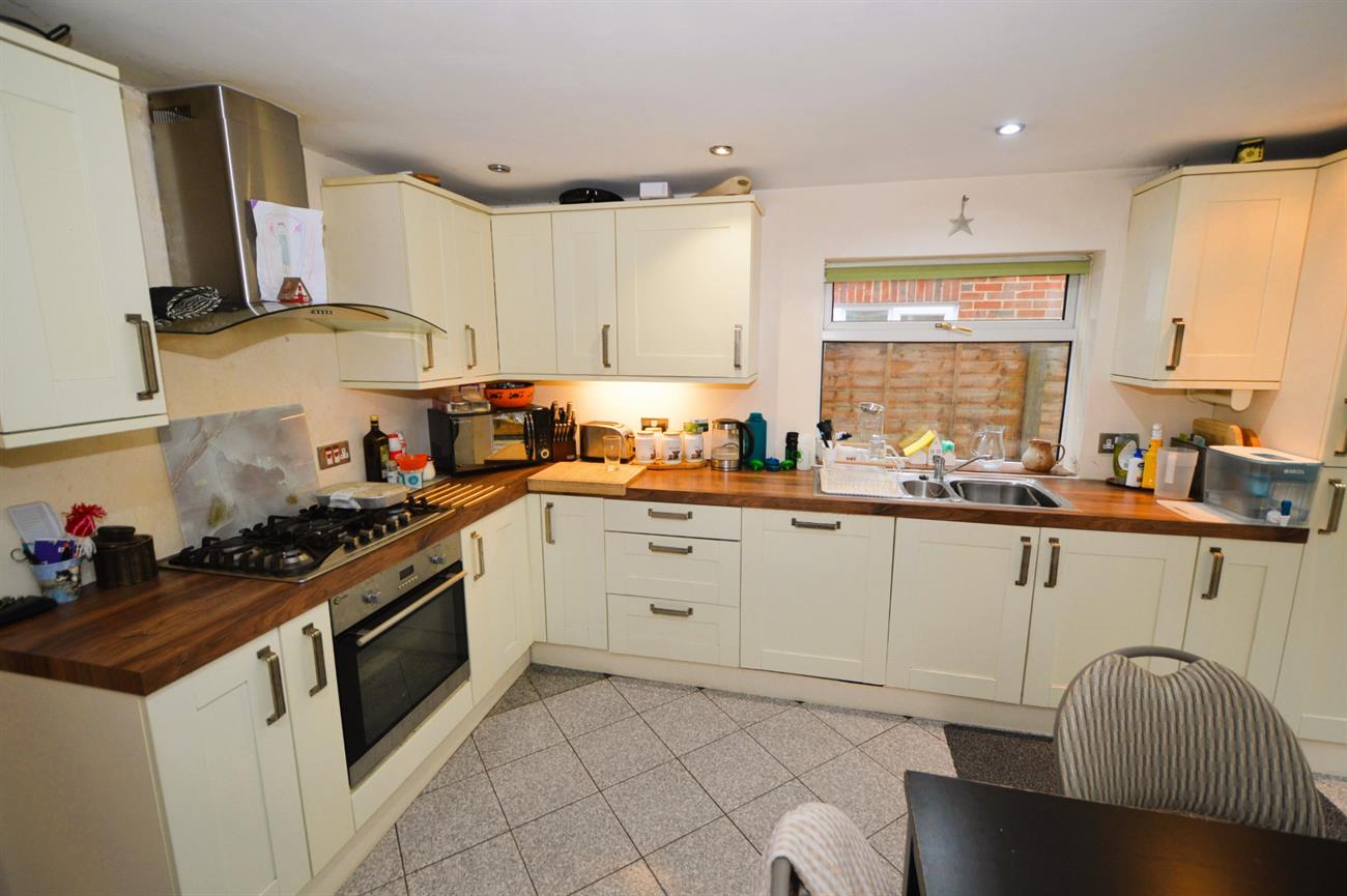 House Bagshot Green in Surrey Heath