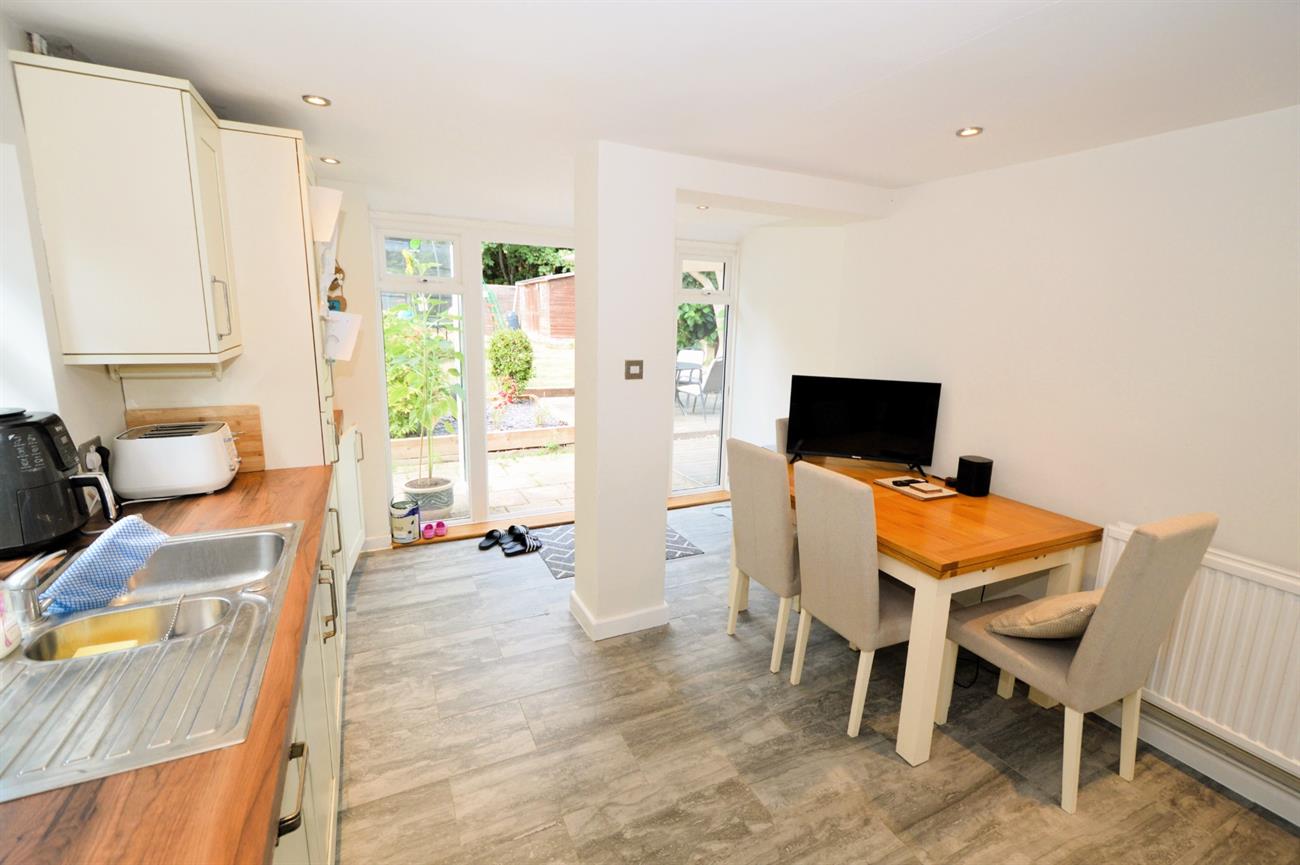 House Bagshot Green in Surrey Heath