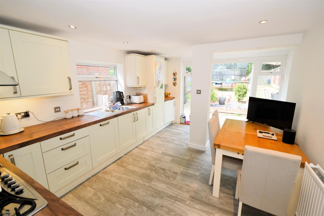 House Bagshot Green in Surrey Heath