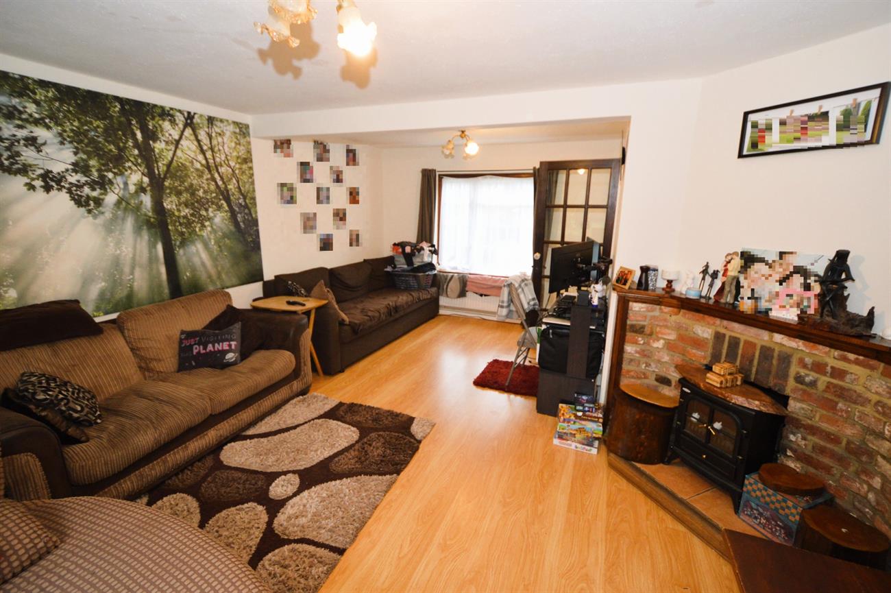 House Bagshot Green in Surrey Heath
