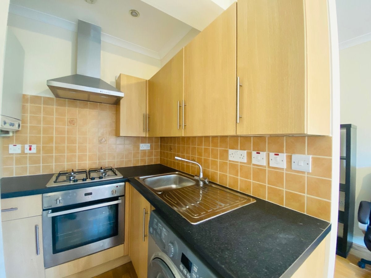 Flat Nibthwaite Road in Greater London