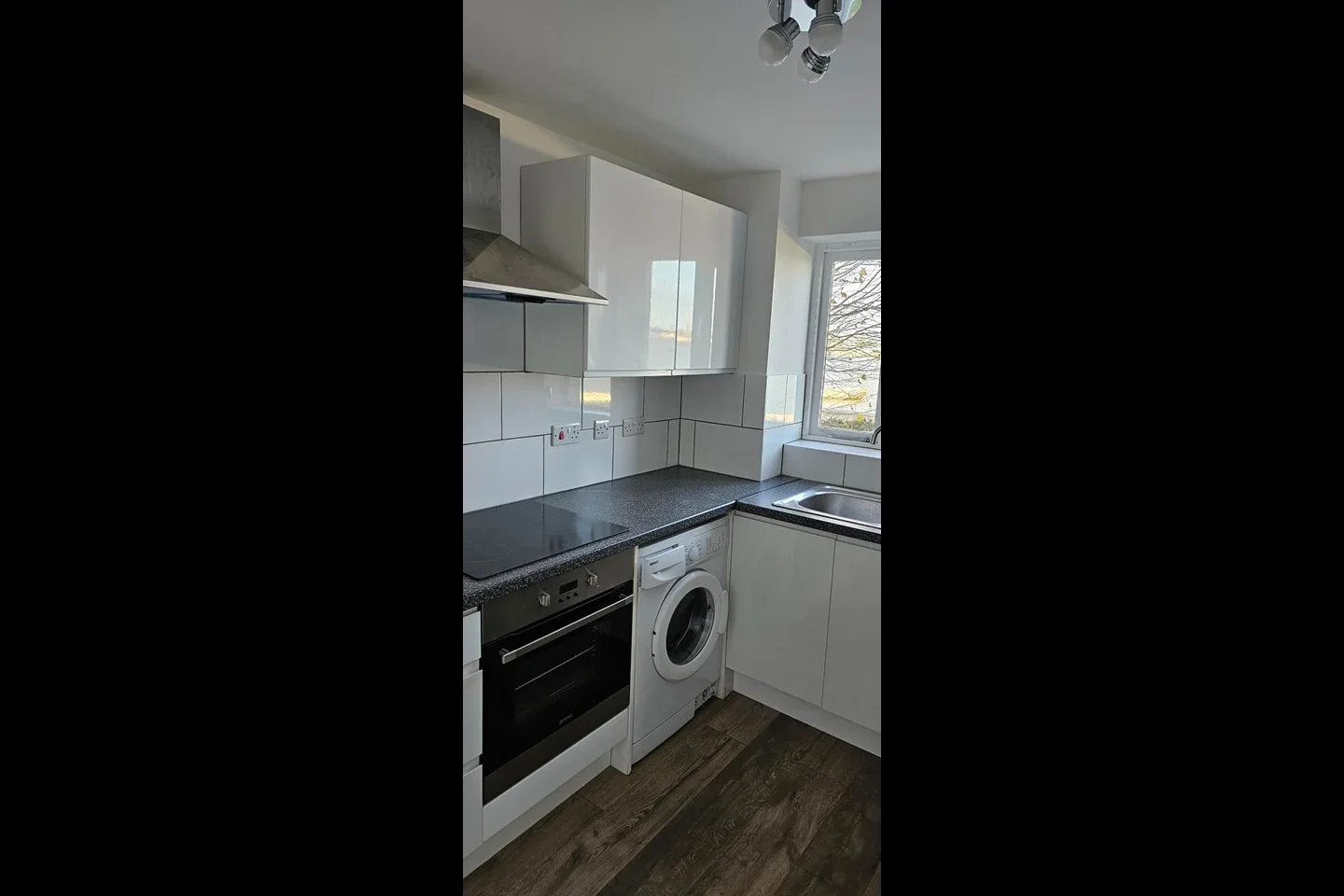 Flat Harlinger Street in Greater London