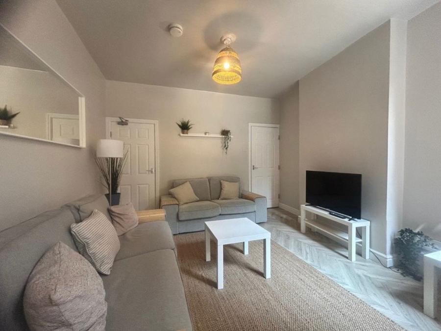 Room Sharrow Vale Road in Sheffield