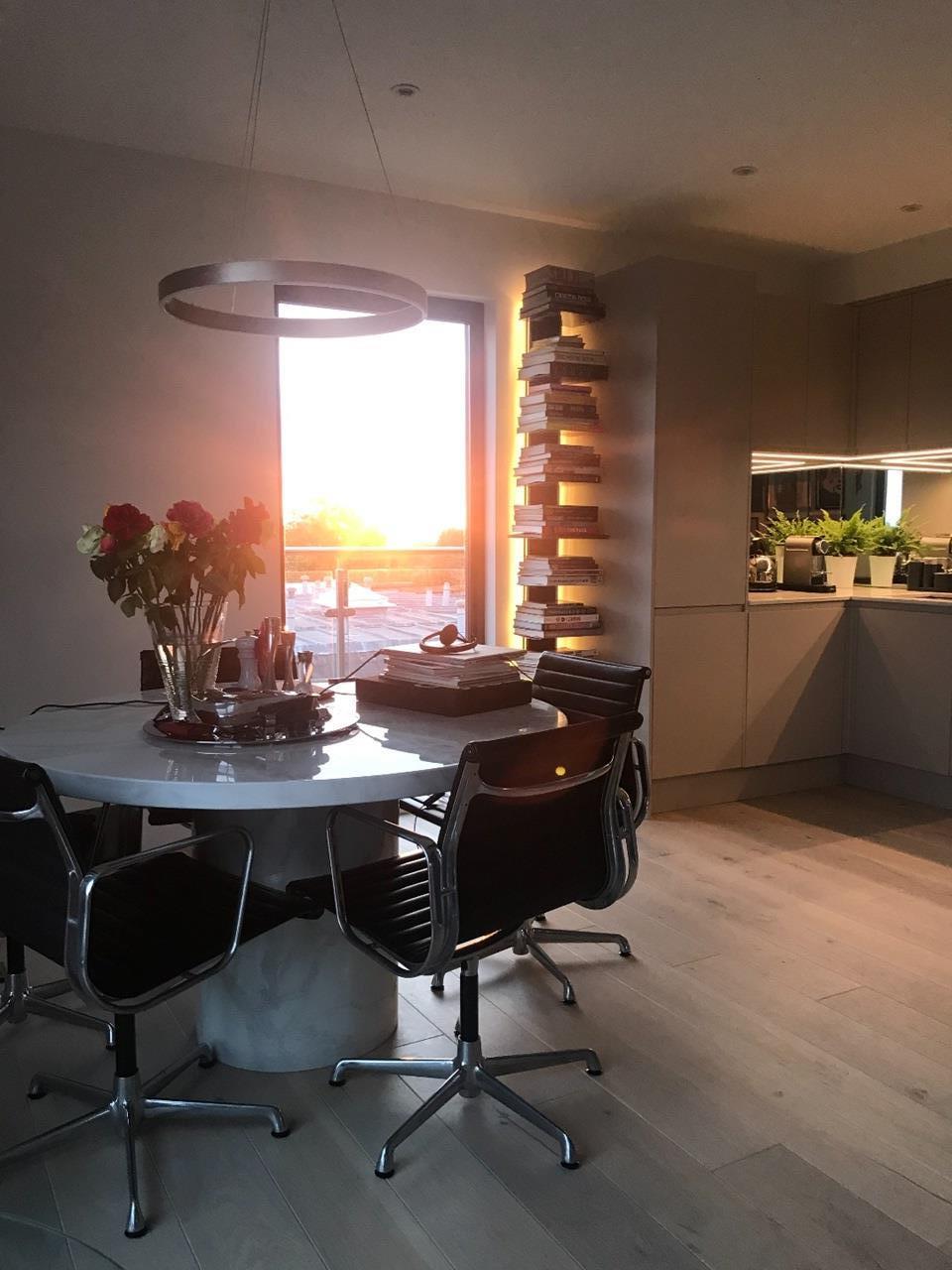 Flat Keswick Road in Greater London