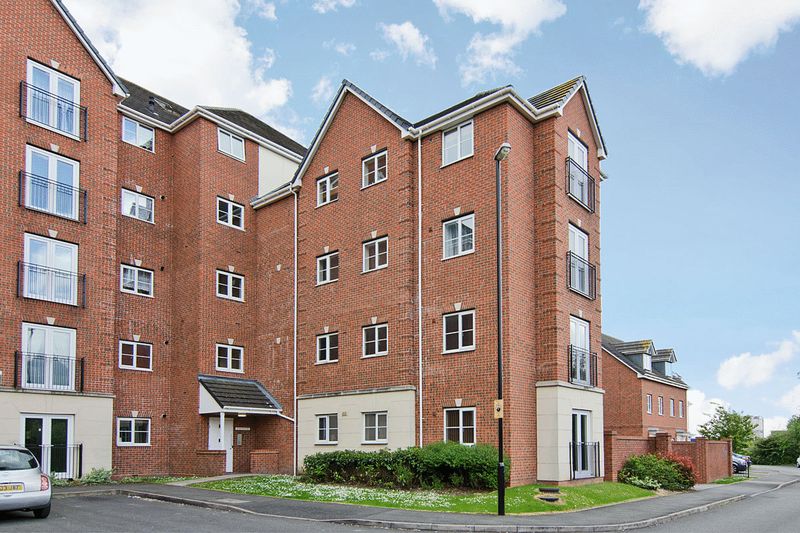 Flat Woodcutter Close in Walsall