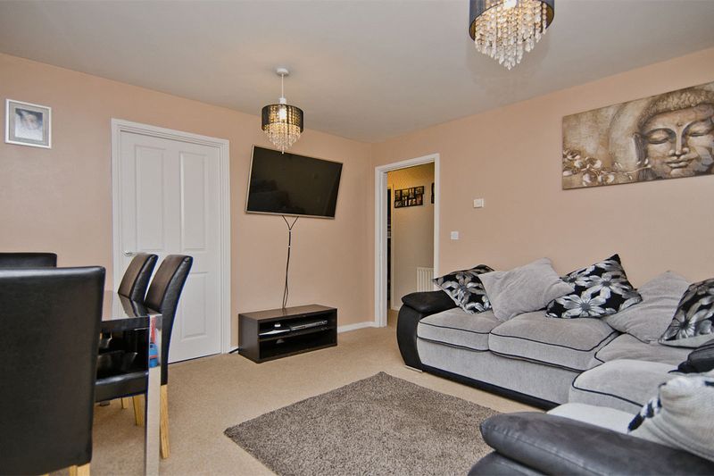 Flat Woodcutter Close in Walsall
