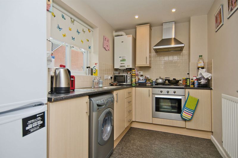 Flat Woodcutter Close in Walsall