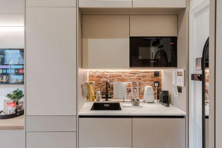 Flat Marloes Road in Greater London
