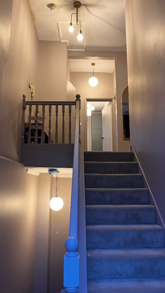 Flat Eardley Crescent in Greater London