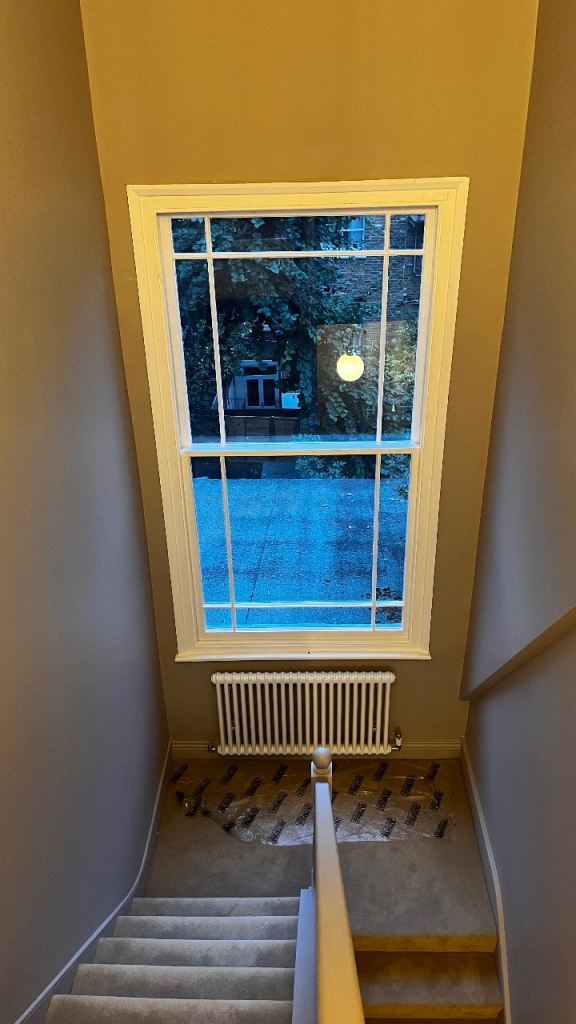 Flat Eardley Crescent in Greater London