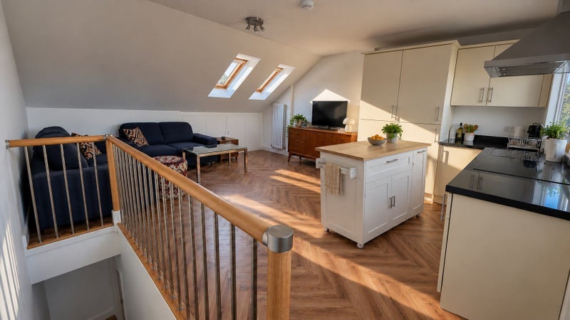 Room Hartfield Road in Greater London
