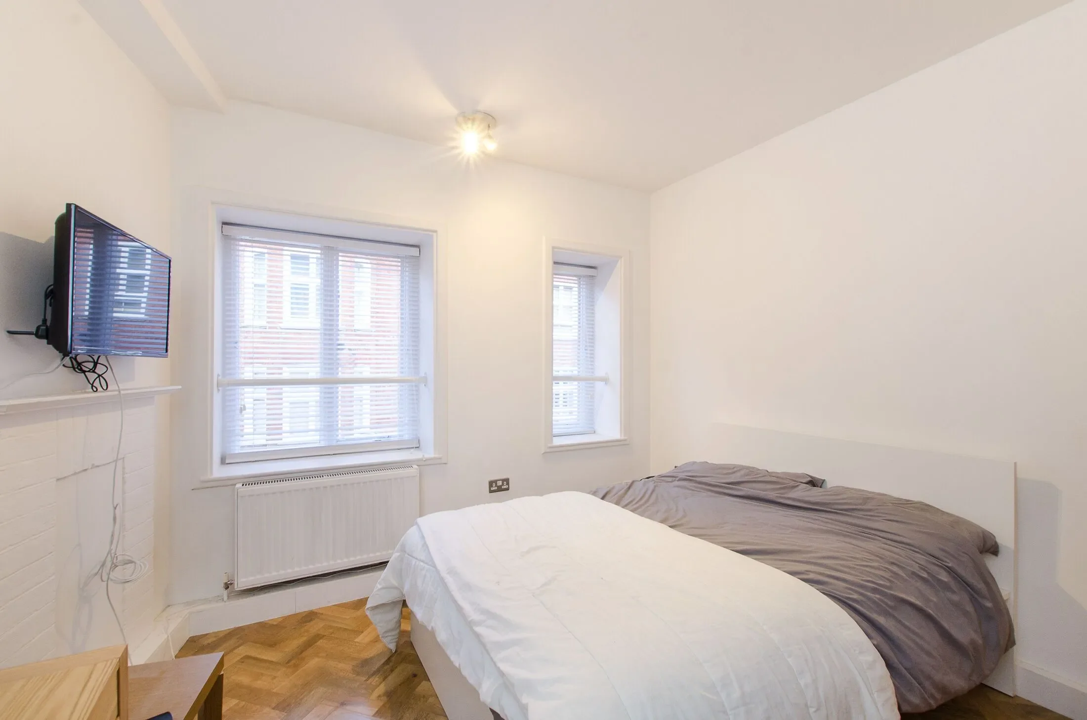 Room Vauxhall Bridge Road in City of Westminster