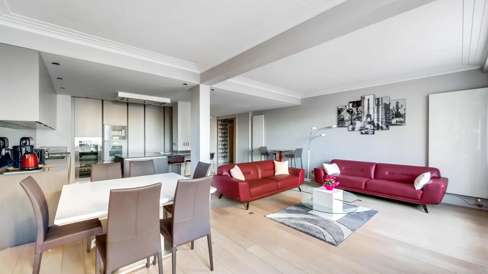 Flat Avenue de Champaubert in Paris