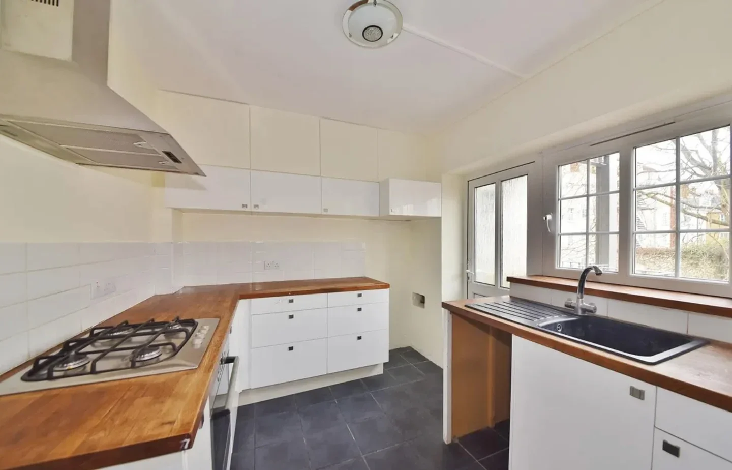 Flat Richmond Road in Greater London