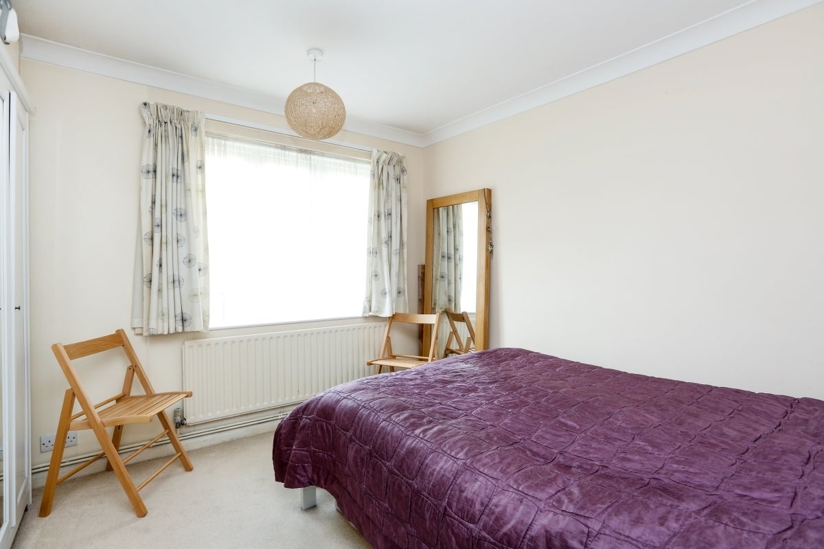 Flat Claremont Road in Greater London