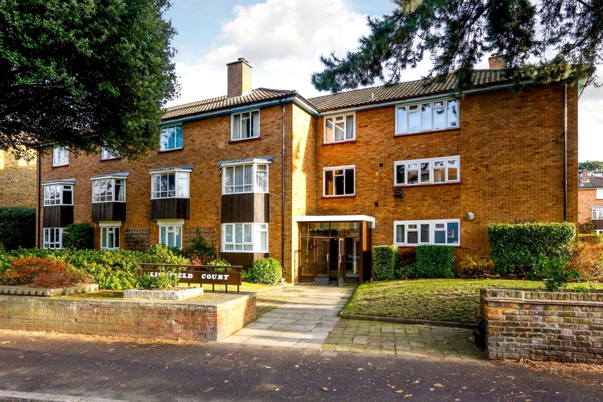 Flat Claremont Road in Greater London
