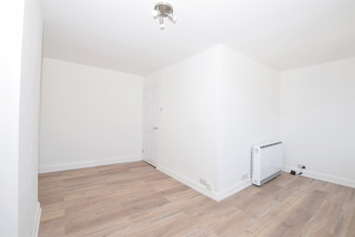 Flat Pagham Road in Arun