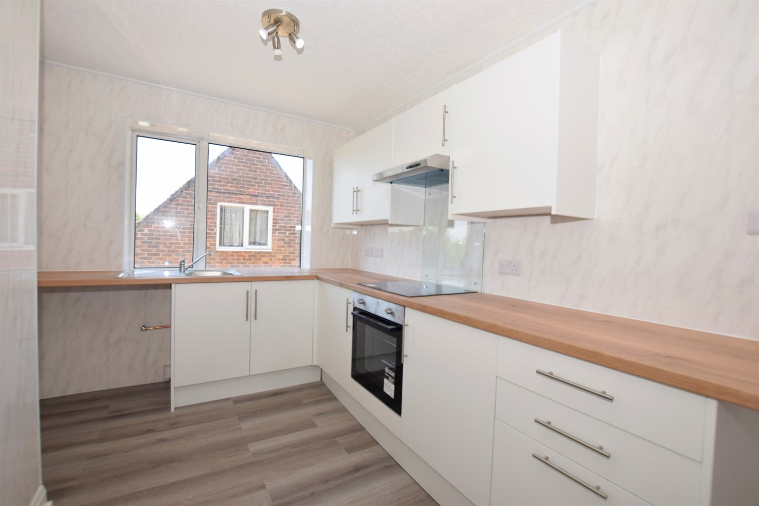 Flat Pagham Road in Arun