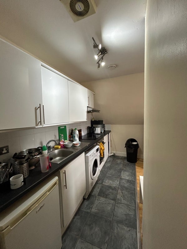 Room Lavender Hill in Greater London