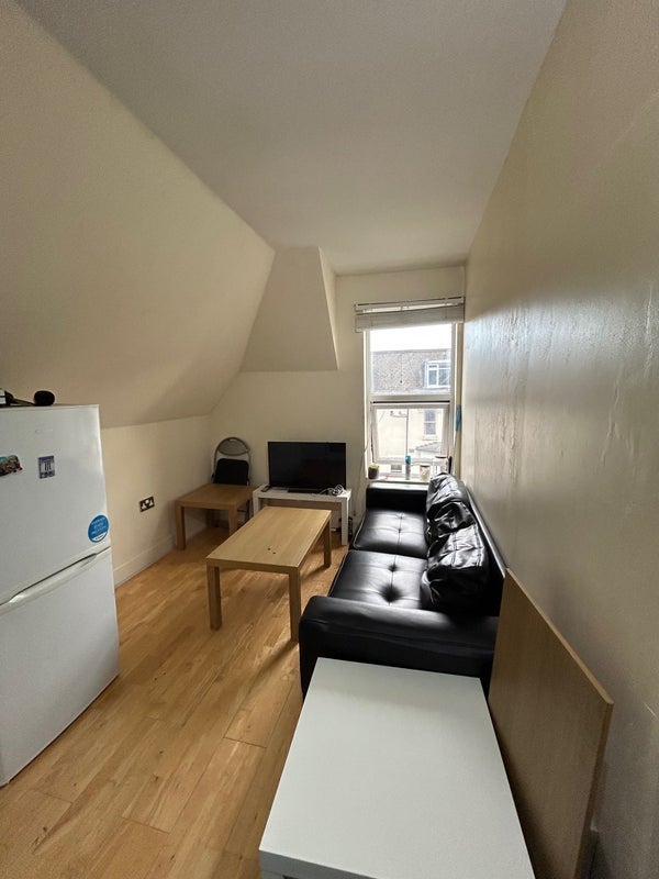 Room Lavender Hill in Greater London