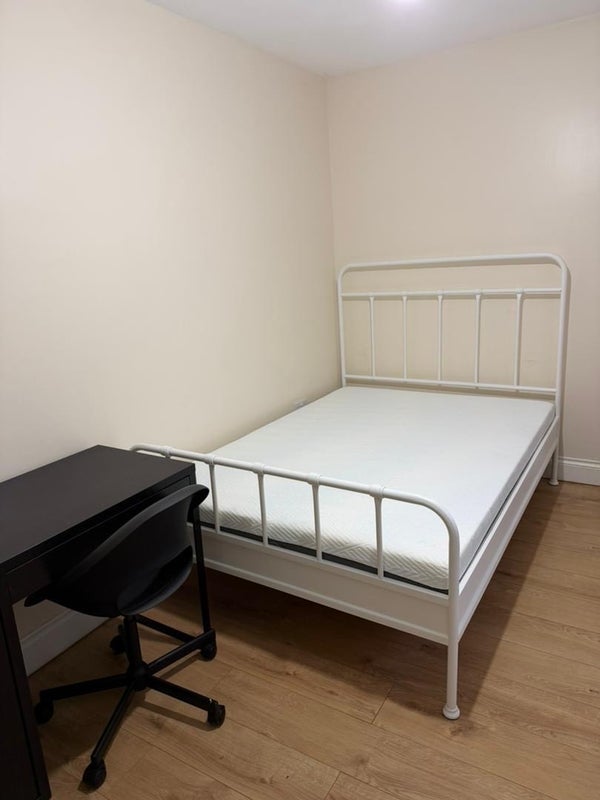 Room Sibthorpe Road in Greater London