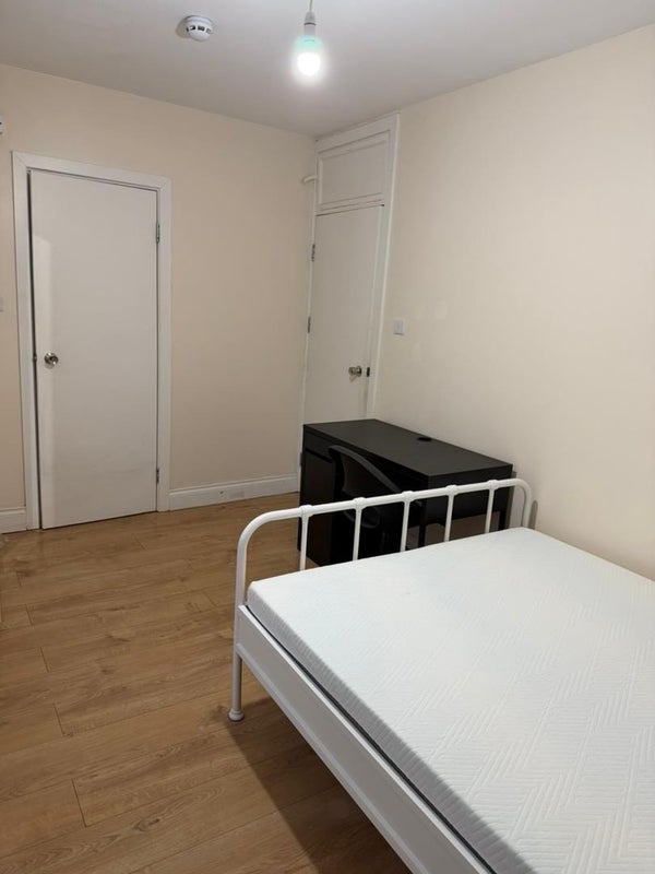 Room Sibthorpe Road in Greater London